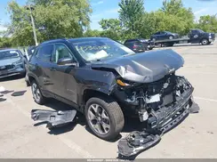 3C4NJDCB9JT360511 2018 JEEP COMPASS