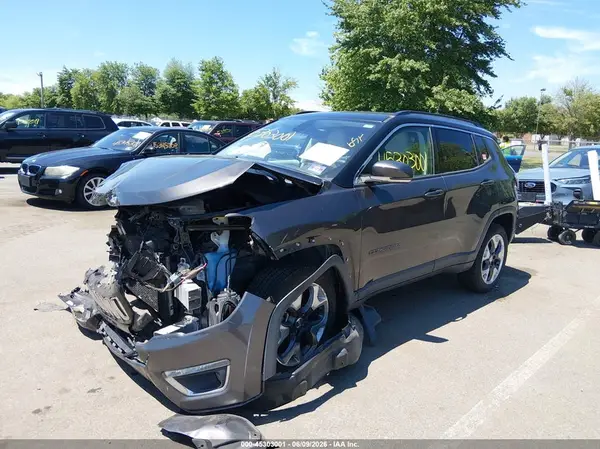 3C4NJDCB9JT360511 2018 JEEP COMPASS - Image 2