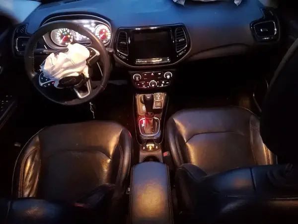 3C4NJDCB9JT361948 2018 JEEP COMPASS - Image 8