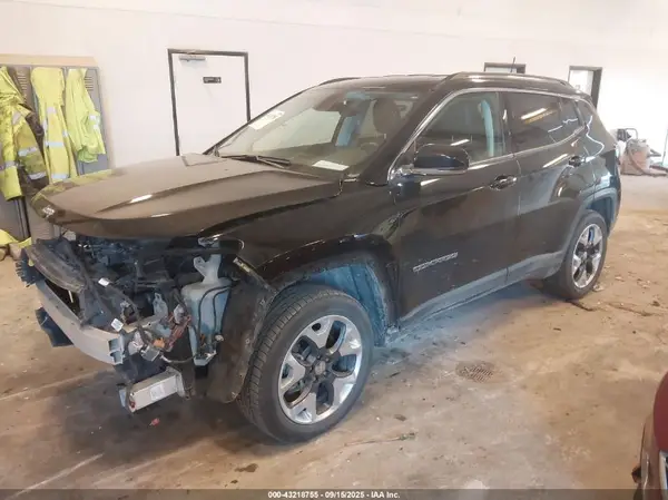 3C4NJDCB9JT372688 2018 JEEP COMPASS - Image 2