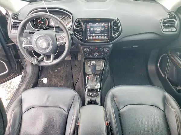 3C4NJDCB9JT395615 2018 JEEP COMPASS - Image 8