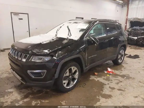 3C4NJDCB9JT397591 2018 JEEP COMPASS - Image 2