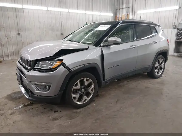 3C4NJDCB9JT399342 2018 JEEP COMPASS - Image 2