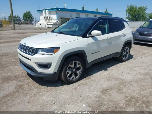 3C4NJDCB9JT402241 2018 JEEP COMPASS - Image 2
