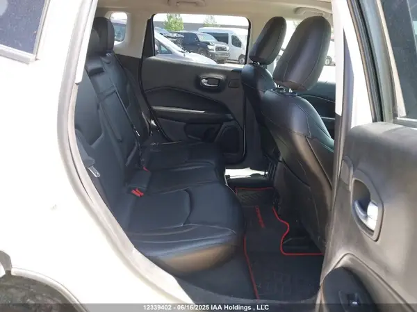 3C4NJDCB9JT402241 2018 JEEP COMPASS - Image 8
