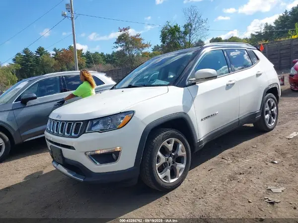 3C4NJDCB9JT404197 2018 JEEP COMPASS - Image 2