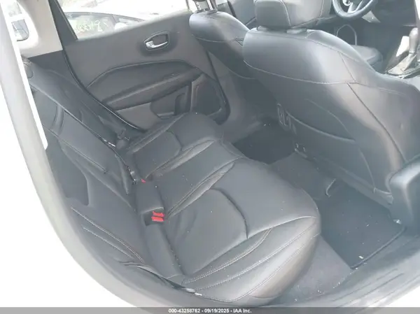 3C4NJDCB9JT404197 2018 JEEP COMPASS - Image 8
