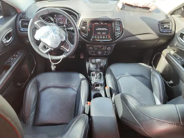 3C4NJDCB9JT470958 2018 JEEP COMPASS - Image 8