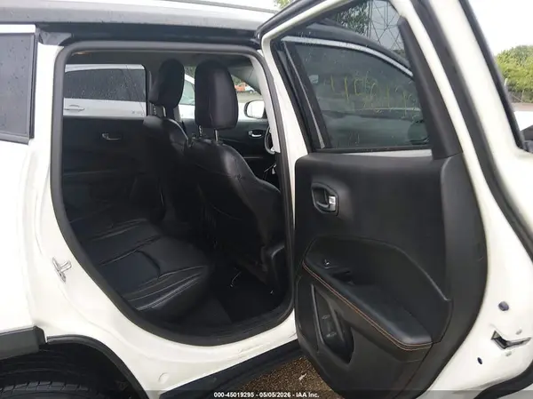 3C4NJDCB9JT483208 2018 JEEP COMPASS - Image 8