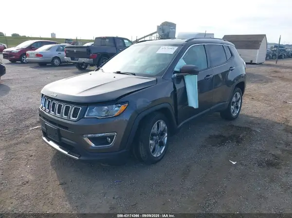 3C4NJDCB9KT620665 2019 JEEP COMPASS - Image 2