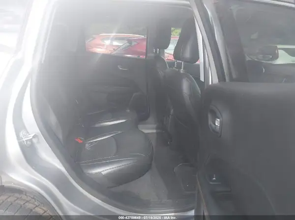 3C4NJDCB9KT620892 2019 JEEP COMPASS - Image 8