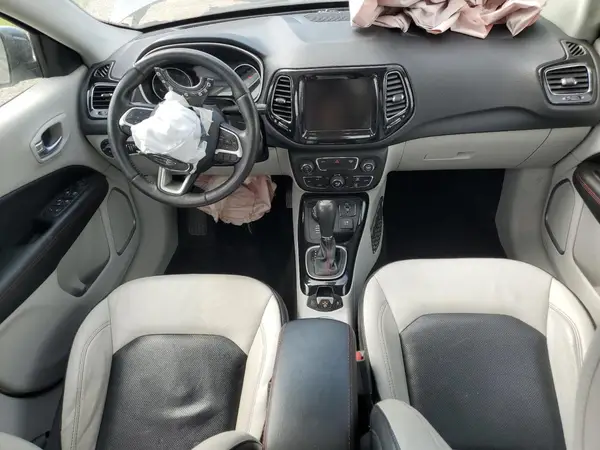 3C4NJDCB9KT638650 2019 JEEP COMPASS - Image 8
