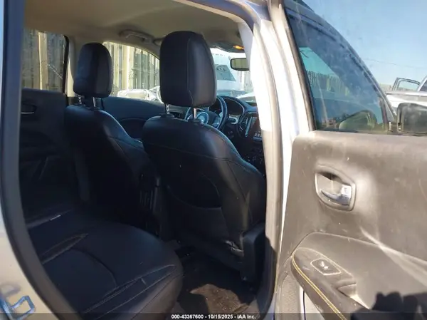 3C4NJDCB9KT639135 2019 JEEP COMPASS - Image 8