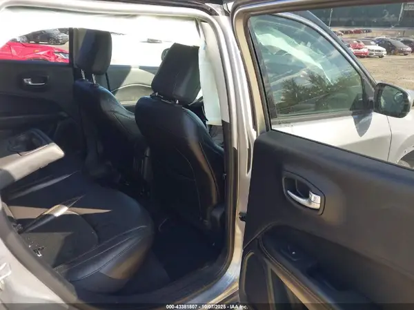 3C4NJDCB9KT651026 2019 JEEP COMPASS - Image 8