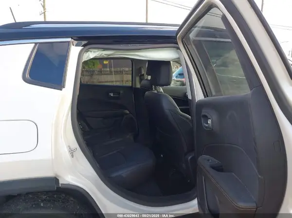 3C4NJDCB9KT672751 2019 JEEP COMPASS - Image 8