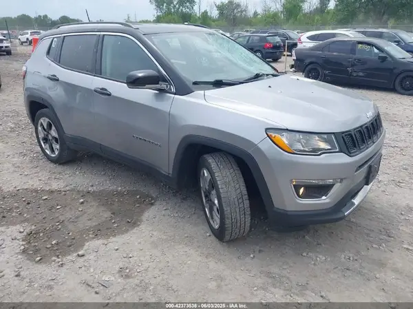 3C4NJDCB9KT744063 2019 JEEP COMPASS - Image 1