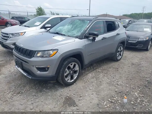 3C4NJDCB9KT744063 2019 JEEP COMPASS - Image 2