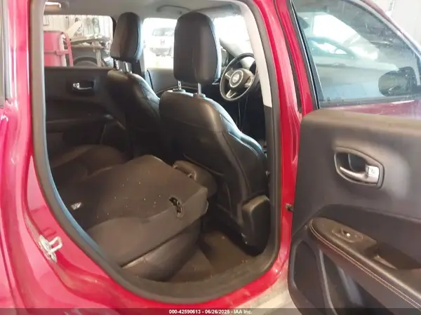 3C4NJDCB9KT752972 2019 JEEP COMPASS - Image 8