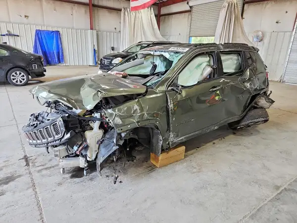 3C4NJDCB9KT753572 2019 JEEP COMPASS - Image 1