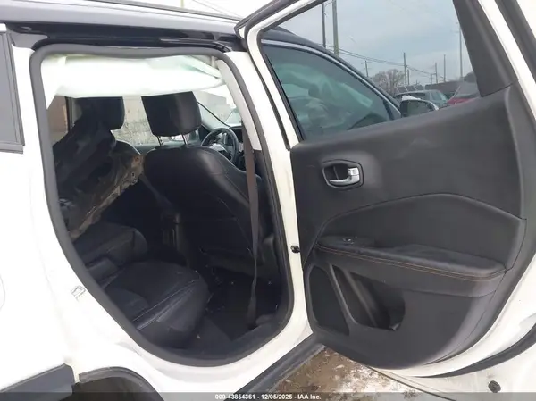 3C4NJDCB9KT755029 2019 JEEP COMPASS - Image 8
