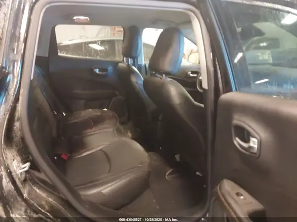 3C4NJDCB9KT827203 2019 JEEP COMPASS - Image 8