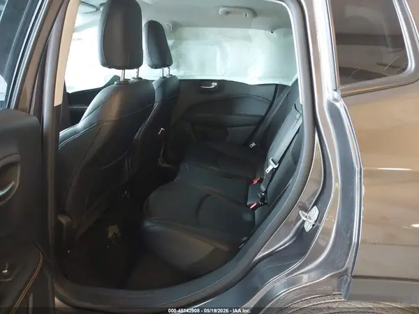 3C4NJDCB9KT854370 2019 JEEP COMPASS - Image 8