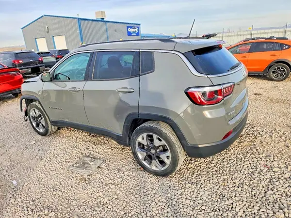 3C4NJDCB9LT127358 2020 JEEP COMPASS - Image 2