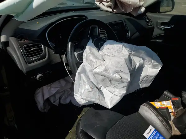 3C4NJDCB9LT216203 2020 JEEP COMPASS - Image 8