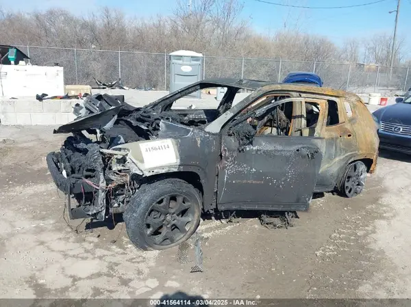 3C4NJDCB9MT506989 2021 JEEP COMPASS - Image 2