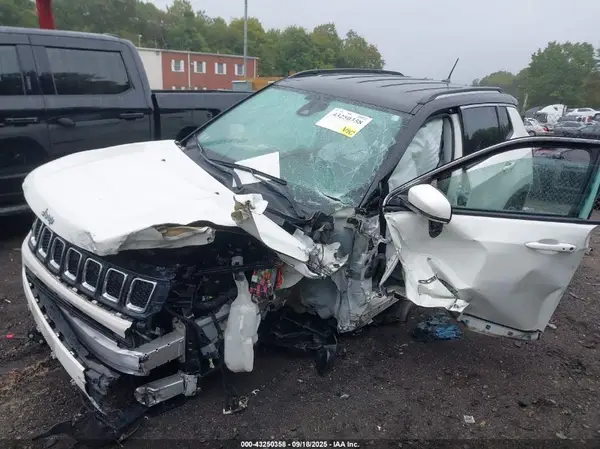 3C4NJDCB9MT573219 2021 JEEP COMPASS - Image 2