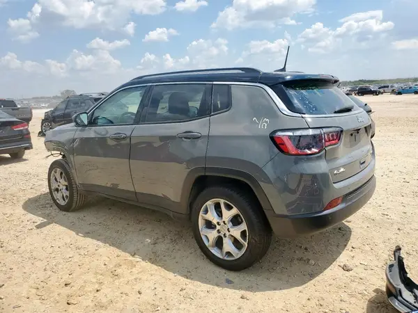 3C4NJDCB9NT135608 2022 JEEP COMPASS - Image 2