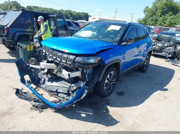 3C4NJDCB9NT148178 2022 JEEP COMPASS - Image 2