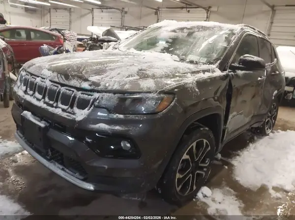 3C4NJDCB9NT193900 2022 JEEP COMPASS - Image 2
