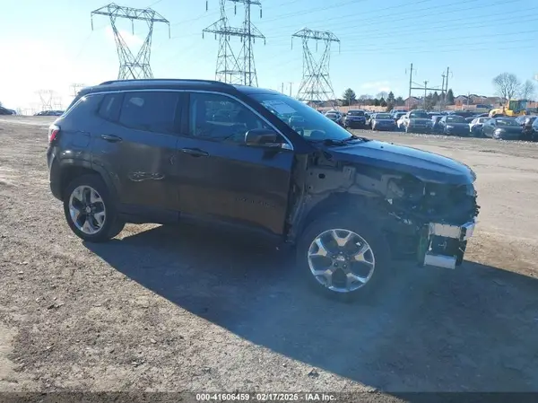 3C4NJDCBHKT723348 2019 JEEP COMPASS - Image 1