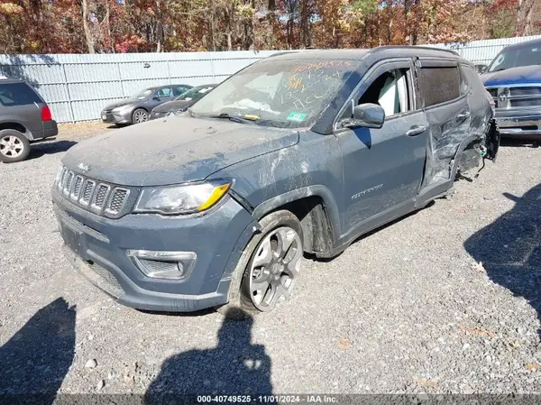 3C4NJDCBXJT114339 2018 JEEP COMPASS - Image 2