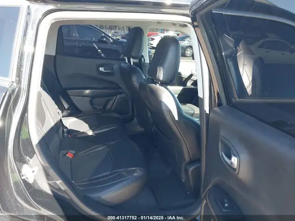 3C4NJDCBXJT115247 2018 JEEP COMPASS - Image 8