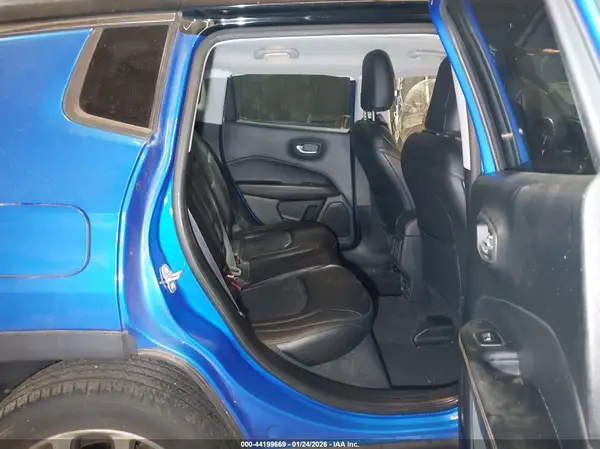 3C4NJDCBXJT147518 2018 JEEP COMPASS - Image 8