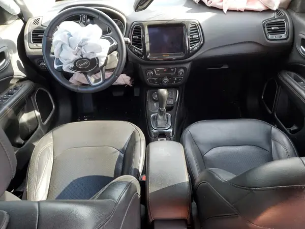 3C4NJDCBXJT147647 2018 JEEP COMPASS - Image 8