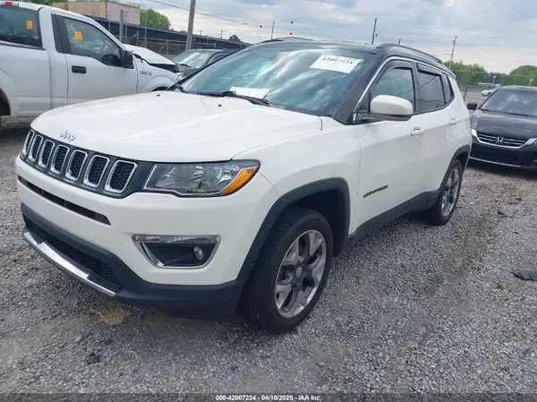 3C4NJDCBXJT255847 2018 JEEP COMPASS - Image 2
