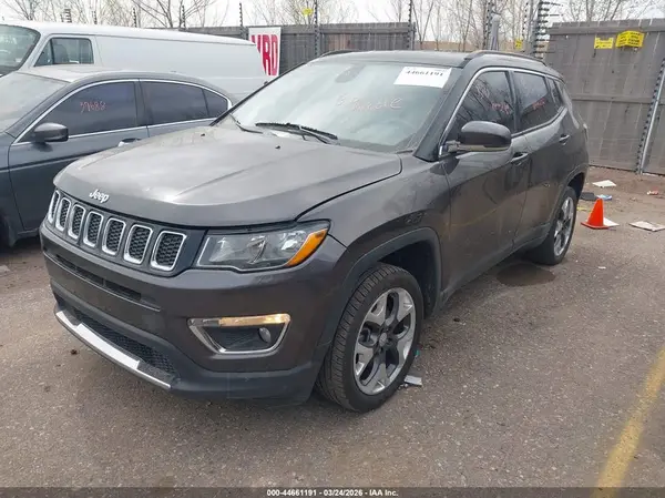 3C4NJDCBXJT283602 2018 JEEP COMPASS - Image 2