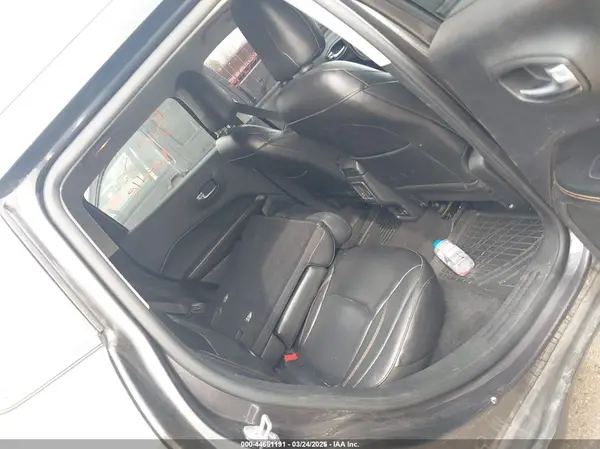 3C4NJDCBXJT283602 2018 JEEP COMPASS - Image 8