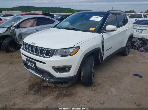 3C4NJDCBXJT298469 2018 JEEP COMPASS - Image 2