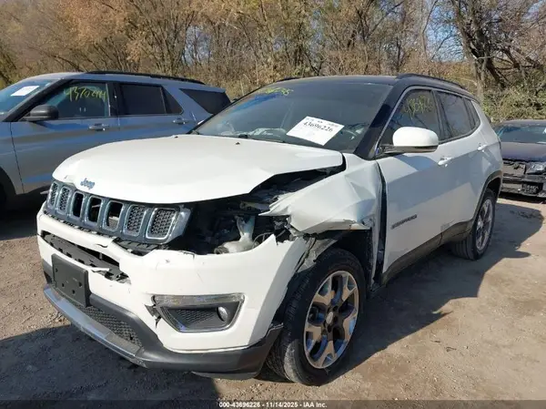 3C4NJDCBXJT299251 2018 JEEP COMPASS - Image 2