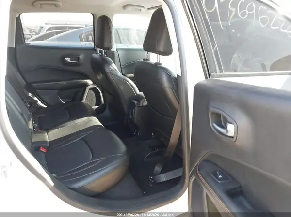 3C4NJDCBXJT299251 2018 JEEP COMPASS - Image 8