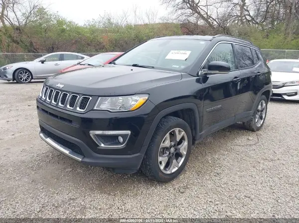 3C4NJDCBXJT314864 2018 JEEP COMPASS - Image 2