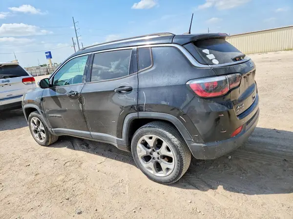 3C4NJDCBXJT332510 2018 JEEP COMPASS - Image 2