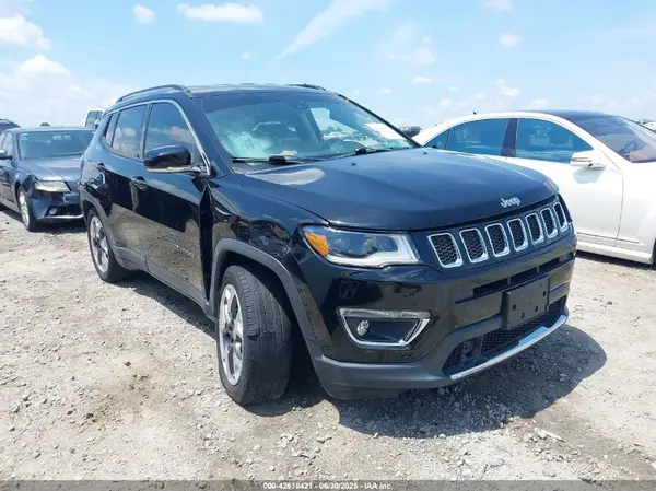 3C4NJDCBXJT332524 2018 JEEP COMPASS - Image 1