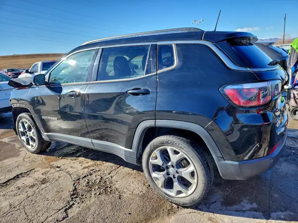 3C4NJDCBXJT341062 2018 JEEP COMPASS - Image 2