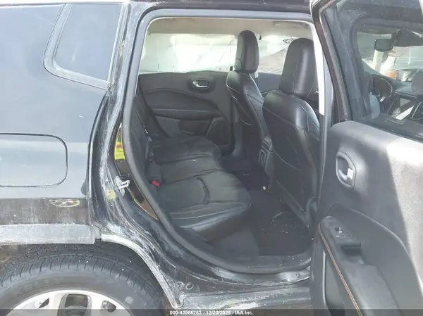 3C4NJDCBXJT341269 2018 JEEP COMPASS - Image 8