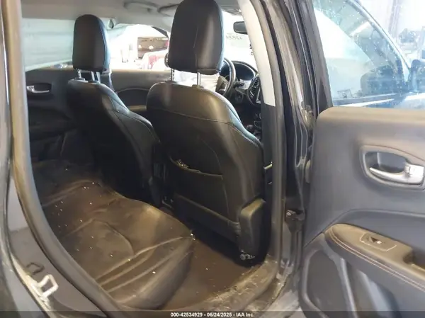3C4NJDCBXJT349081 2018 JEEP COMPASS - Image 8